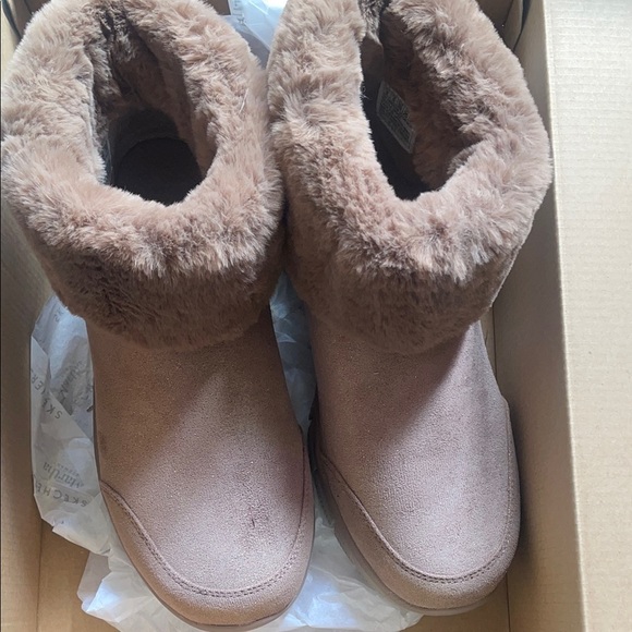 Skechers Tan and Gold Ankle Boots with Plush Lining - Picture 5 of 12